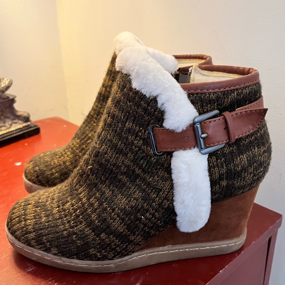 Muk Luk Wedges